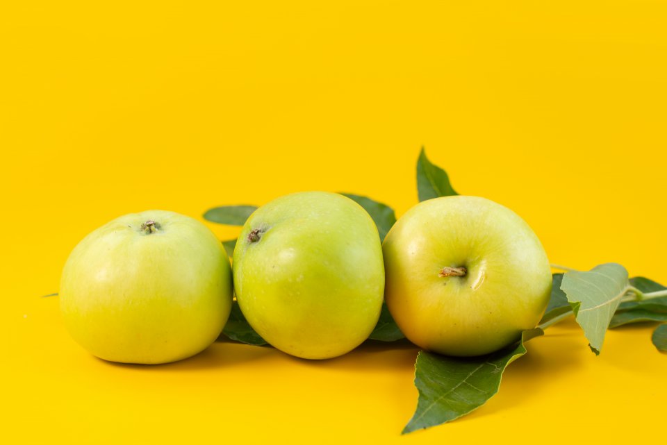 Golden Delicious apple prices still above average in Poland, but...